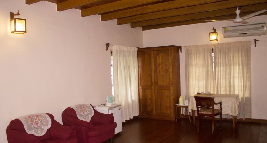 Dutch Bungalow - Heritage Hotel, Kochi 4